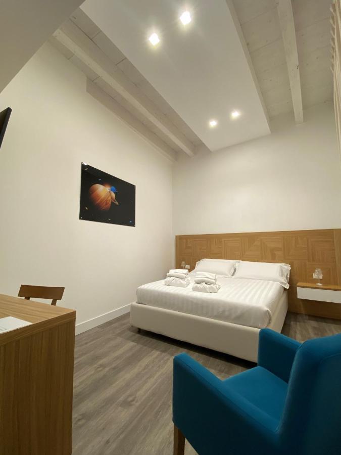 Star Suite Tarento Exterior foto