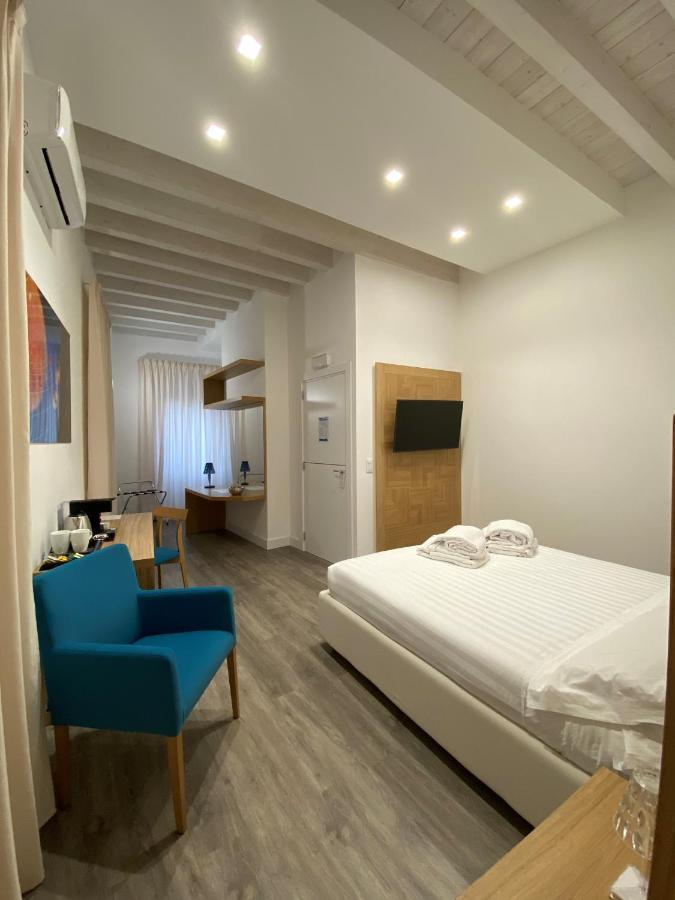 Star Suite Tarento Exterior foto